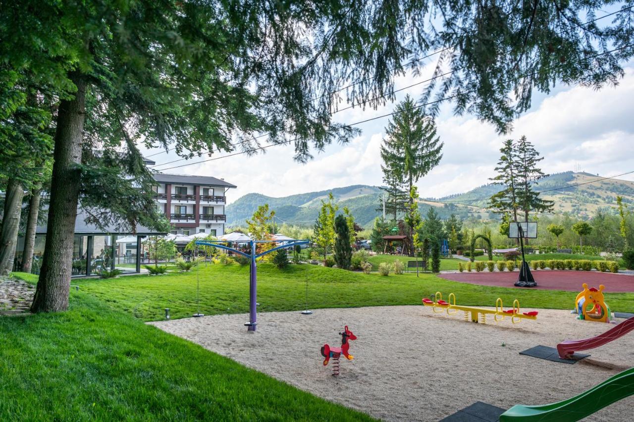 Piatra Pinului Ski & Spa جورا هومورولوي المظهر الخارجي الصورة